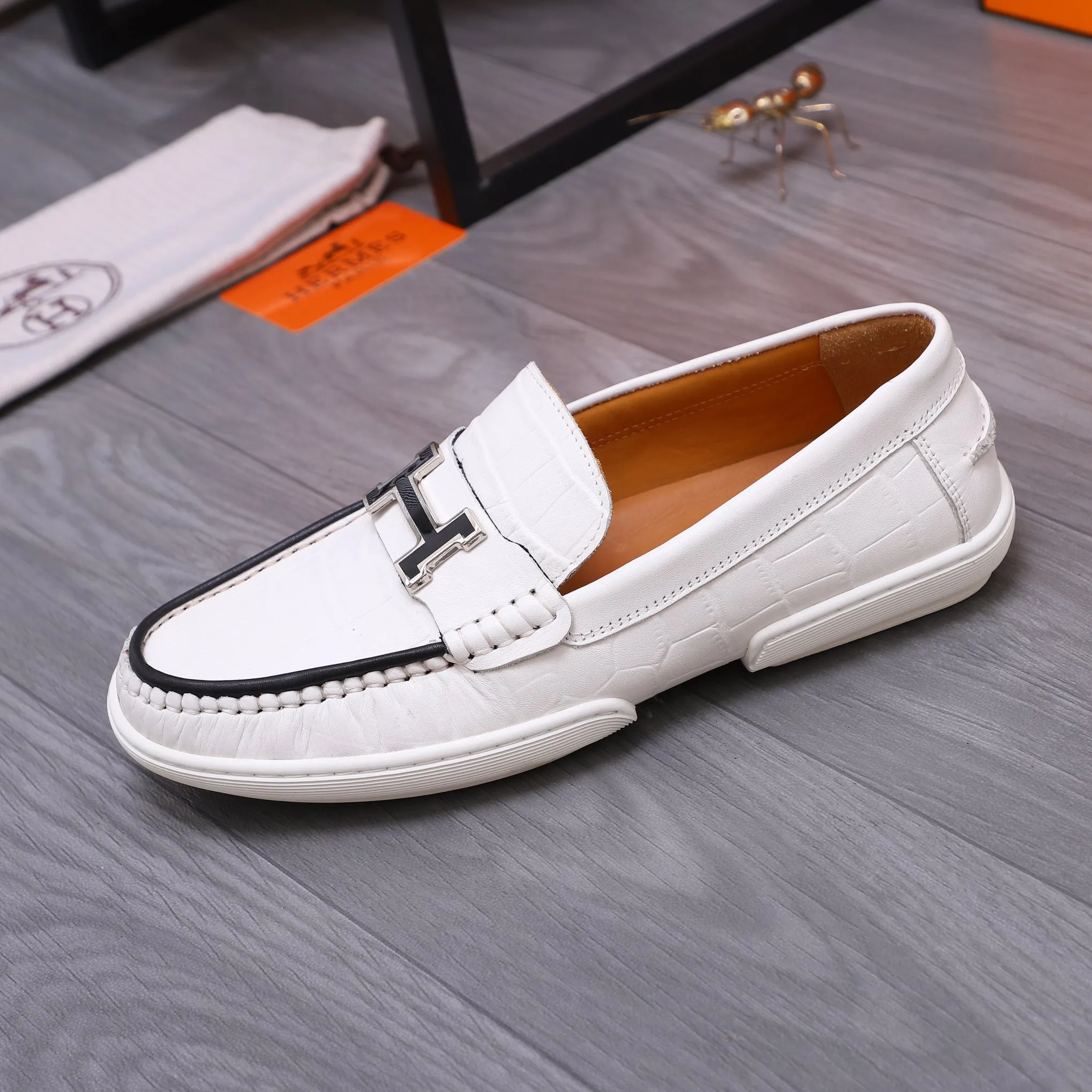 Men's shoes 💰500 Product trademark: HERMES "Hermes" casual slip-on leather shoes Regular size: 38-46 (45.46 custom-made, non-returnable) Product materials: Selected high-quality stone grain cowhide upper, cowhide lining, original outsole